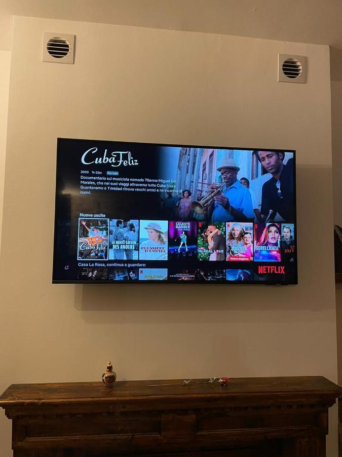 Casa La Rosa Apartment กุบบีโอ ภายนอก รูปภาพ