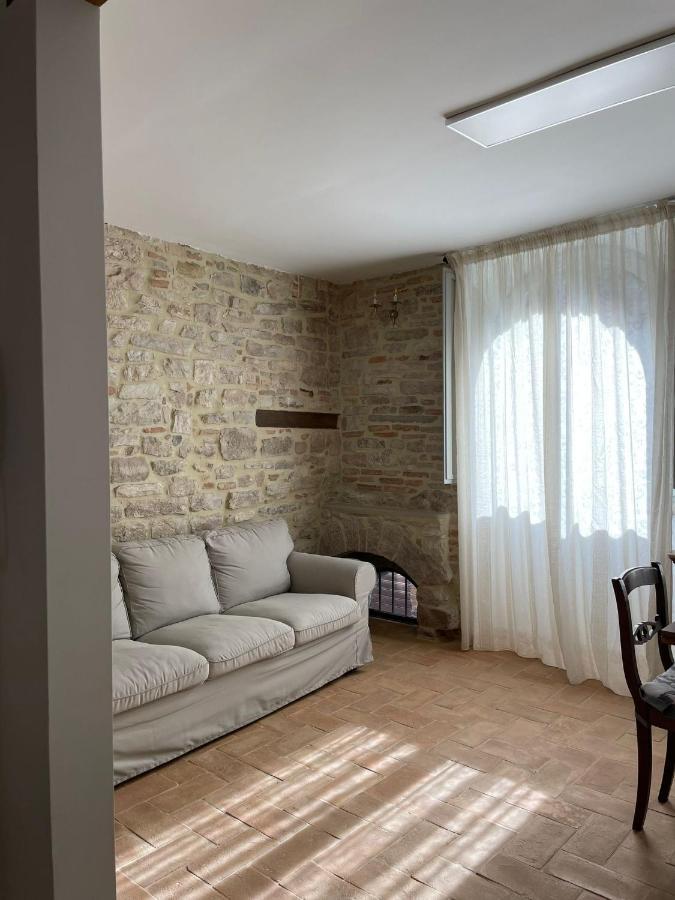 Casa La Rosa Apartment กุบบีโอ ภายนอก รูปภาพ