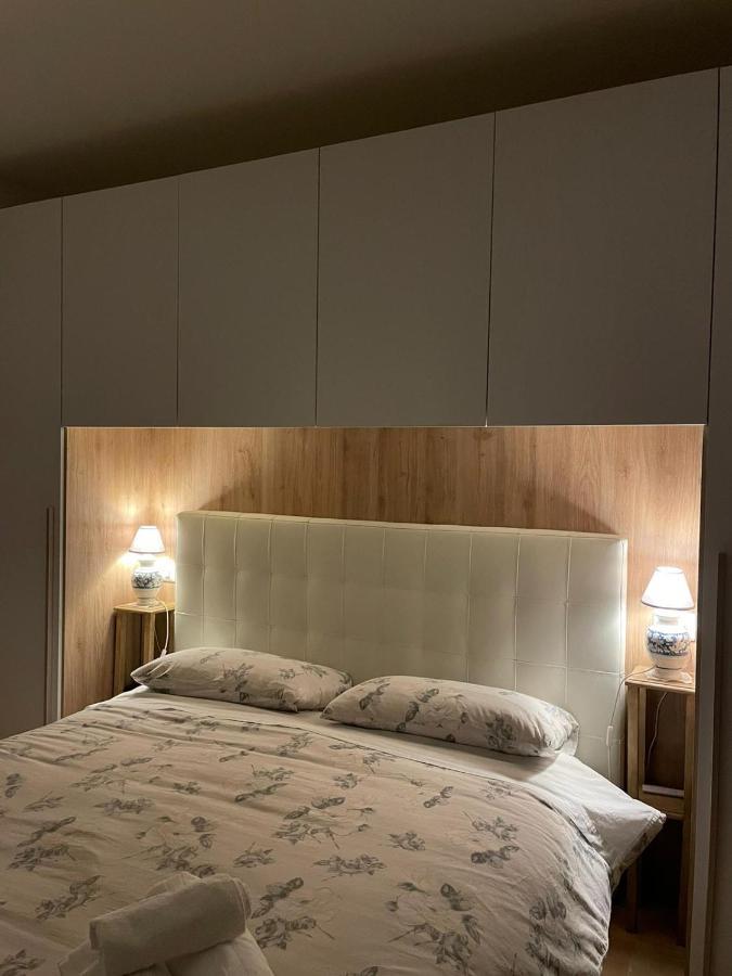 Casa La Rosa Apartment กุบบีโอ ภายนอก รูปภาพ